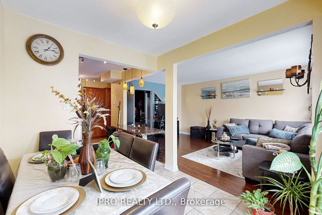 238 Royal Salisbury Way, House attached with 3 bedrooms, 2 bathrooms and 3 parking in Brampton ON | Image 14