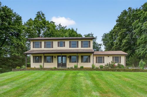 1 Jess Ct, East Fishkill, NY, 12533-5137 | Card Image