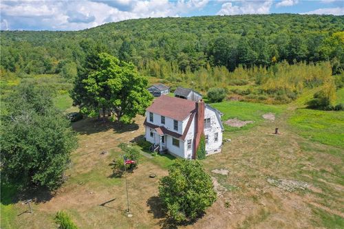 638 Cascade Valley Rd, Windsor, NY, 13865 | Card Image