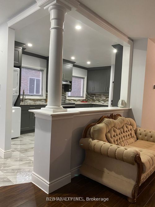 80 Camberley Cres, Brampton, ON, L6V3L4 | Card Image