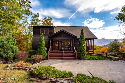 3825 Millers Ridge Way, Sevierville, TN, 37862-8116 | Card Image