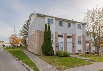 33 - 110 Deveron Cres, Condo with 3 bedrooms, 2 bathrooms and 1 parking in London ON | Image 1