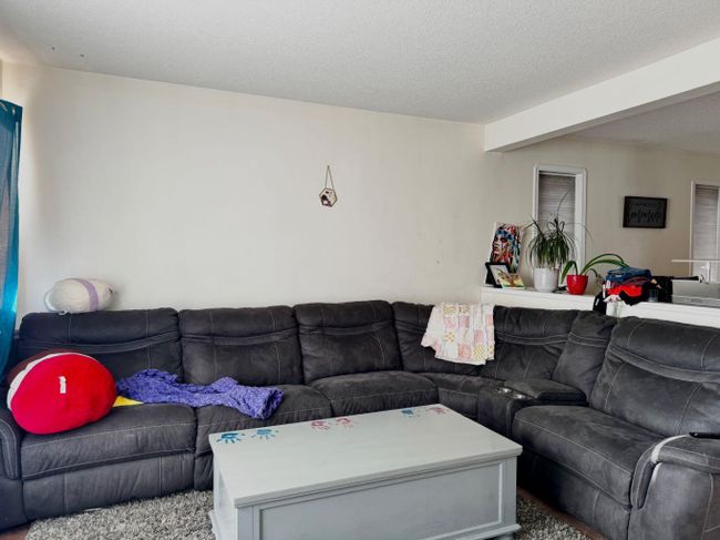 9009 93 Avenue, Home with 4 bedrooms, 3 bathrooms and 2 parking in Grande Prairie AB | Image 5
