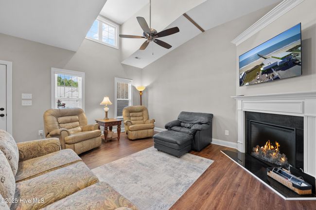 high ceilings | Image 9