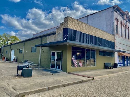504 Edward St, Henry, IL, 61537-1218 | Card Image