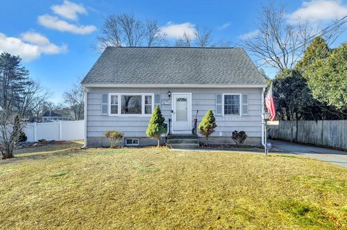 18 Clancy St, Chelmsford, MA, 01824-2554 | Card Image