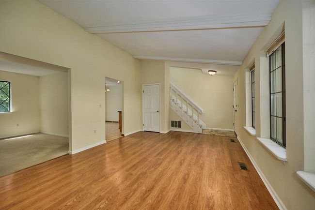 Living Rm looking at Entry | Image 16