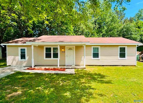 3234 Uvalde Ln Nw, Huntsville, AL, 35810-2932 | Card Image