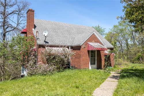 321 Apache Dr, Monessen, PA, 15062-1670 | Card Image