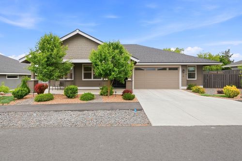 2714 Nw 23rd Loop, Redmond, OR, 97756-2081 | Card Image