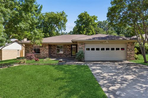 2100 Sandy Ln, Irving, TX, 75060-5641 | Card Image