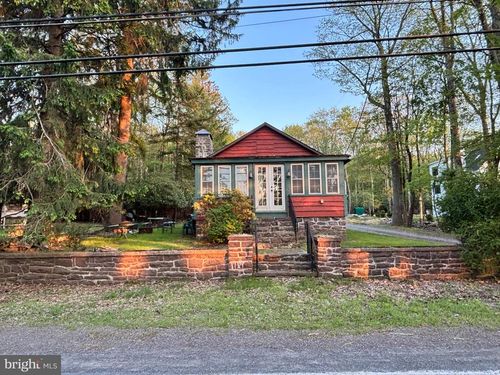 121 S Lake Dr, Lake Harmony, PA, 18624-7027 | Card Image