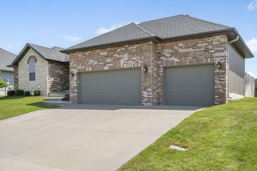 822 S Eastridge, Nixa, MO, 65714-8513 | Card Image