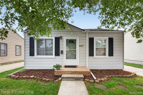4467 16th St, Wyandotte, MI, 48192-7018 | Card Image