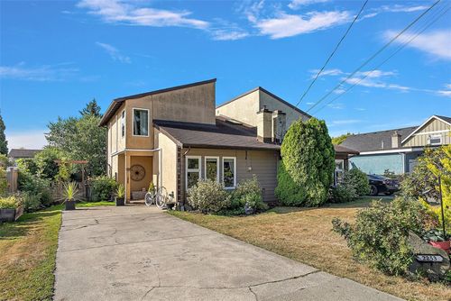 2253 Malaview Ave, Sidney, BC, V8L2E6 | Card Image