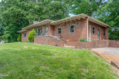 944 Smoky Mountain View Ct, Seymour, TN, 37865-4210 | Card Image