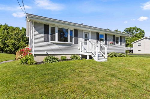 4 Queens Dr, Scarborough, ME, 04074-9742 | Card Image