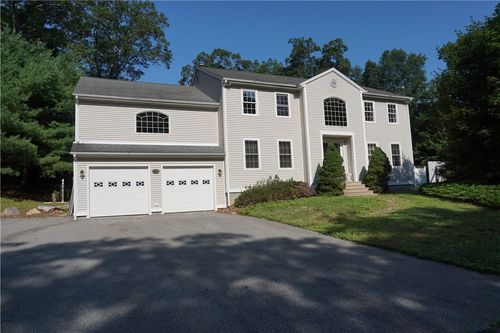 16 Louise Ann Dr, Smithfield, RI, 02917-3200 | Card Image