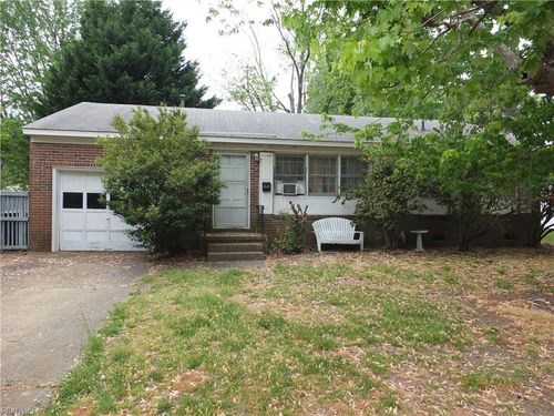 218 Clemwood Parkway, Hampton, VA, 23669 | Card Image