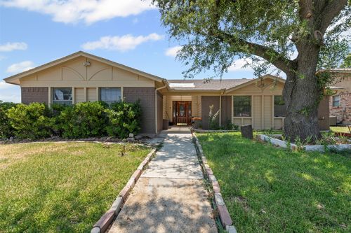 100 Countryside Dr, Arlington, TX, 76014-3123 | Card Image