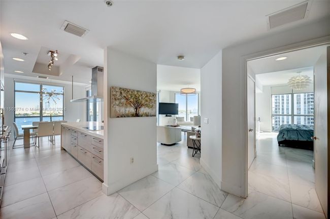 909 - 17301 Biscayne Blvd, Condo with 3 bedrooms, 3 bathrooms and null parking in North Miami Beach FL | Image 15