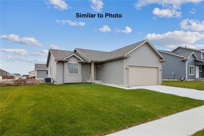 2101 White Oak Lane, Home with 3 bedrooms, 2 bathrooms and null parking in Granger IA | Image 2