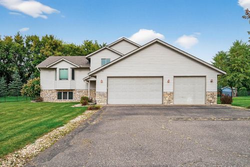 20188 Farnham Ave N, Forest Lake, MN, 55025-9813 | Card Image