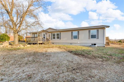 17623 Kansas Avenue, Tonganoxie, KS, 66086 | Card Image