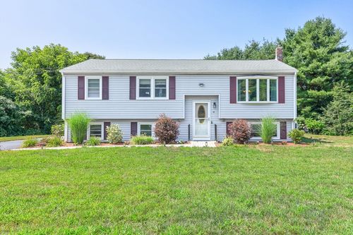 15 Pioneer Valley Dr, Spencer, MA, 01562-1646 | Card Image