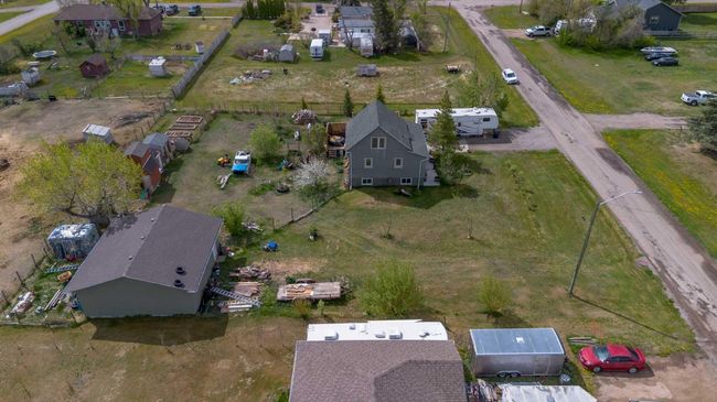 126 3 St, House other with 5 bedrooms, 2 bathrooms and 4 parking in Stirling AB | Image 37