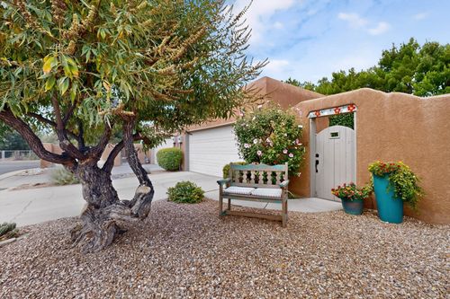 6603 Las Casitas Court Nw, Los Ranchos, NM, 87107 | Card Image