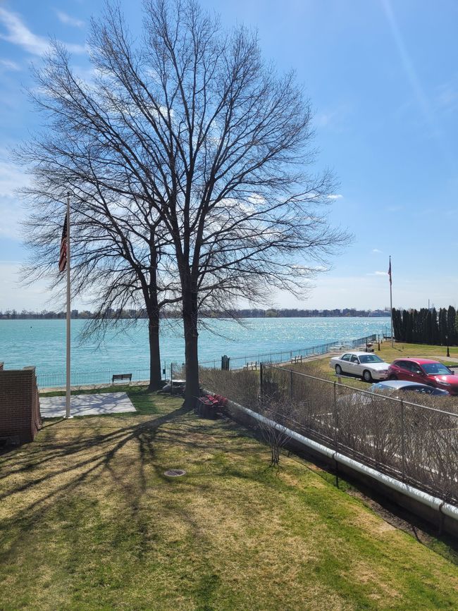 8162 E Jefferson Mezz B, Condo with 2 bedrooms, 2 bathrooms and null parking in Detroit MI | Image 10