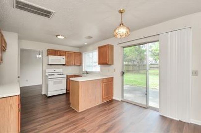 17210 Colony Creek Dr, House other with 4 bedrooms, 3 bathrooms and 2 parking in Spring TX | Image 10