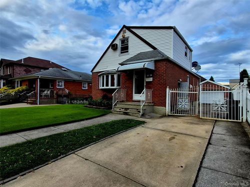 8333 251st St, Bellerose, NY, 11426-2112 | Card Image