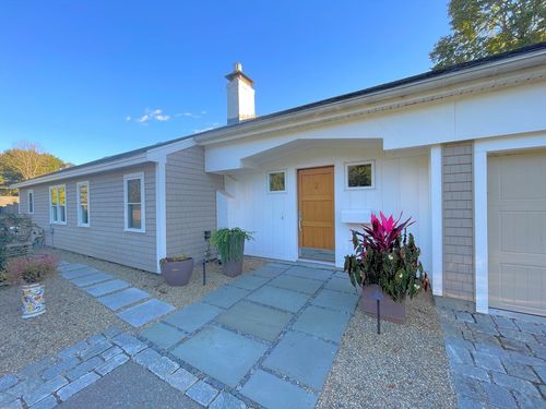 2 Melville Pl, Wayland, MA, 01778-4504 | Card Image