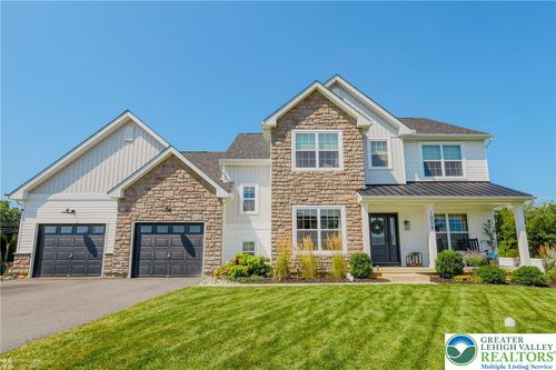 1026 Lisa Ln, Palmer Twp, PA, 18045-2037 | Card Image