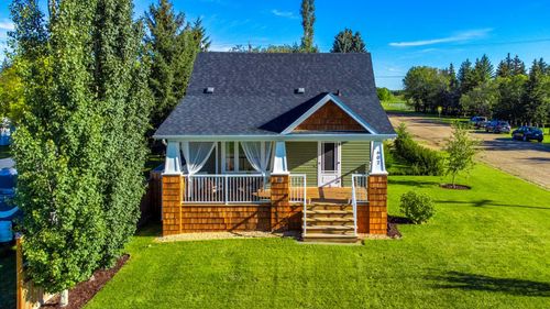 607 Railway Ave, Bawlf, AB, T0B0C3 | Card Image