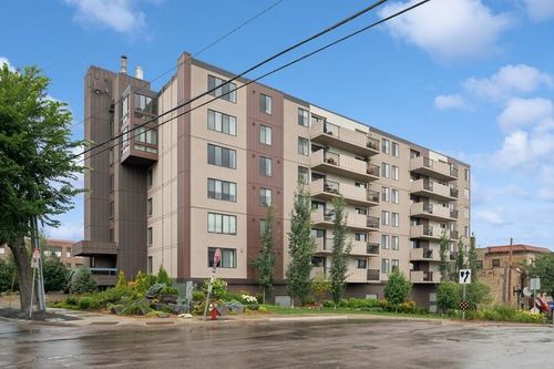 unit-401-2800 W 44th St, Minneapolis, MN, 55410-1542 | Card Image