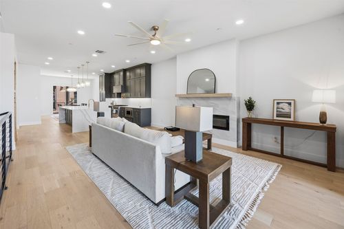 408 Vista Buena Trl, Fort Worth, TX, 76111-1131 | Card Image