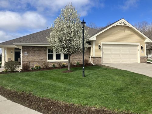 W129N6739 Northfield Circle, Menomonee Falls, WI, 53051 | Card Image