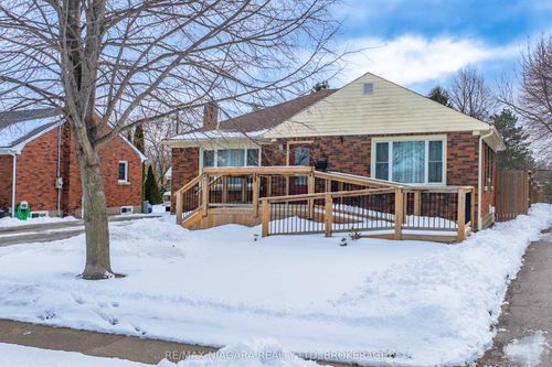 6122 Burdette Dr E, Niagara Falls, ON, L2E5G7 | Card Image