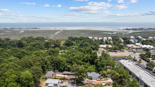 31 Decker Ln, Pawleys Island, SC, 29585-5911 | Card Image