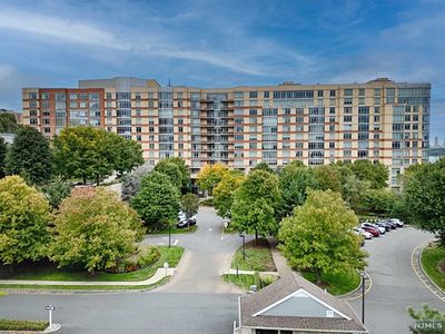 8100 River Road, Condo with 2 bedrooms, 2 bathrooms and null parking in North Bergen NJ | Image 1