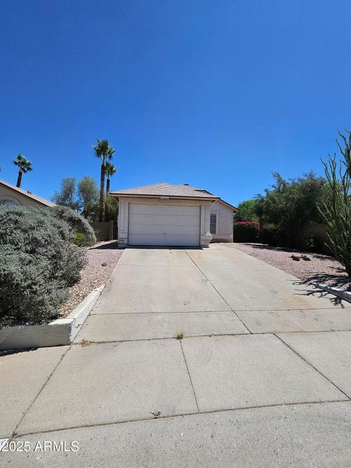 3040 E Bluefield Ave, Phoenix, AZ, 85032-8816 | Card Image