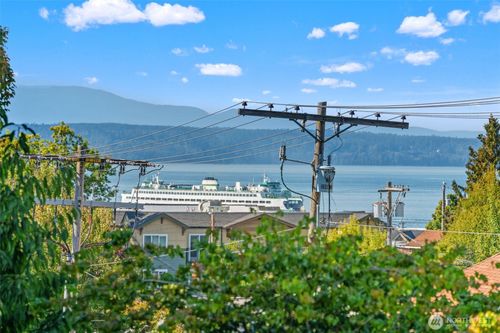 unit-201-530 Dayton St, Edmonds, WA, 98020-3483 | Card Image