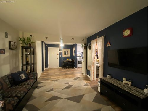 apt-4-110 Brooklyn Ave, Freeport, NY, 11520-2990 | Card Image