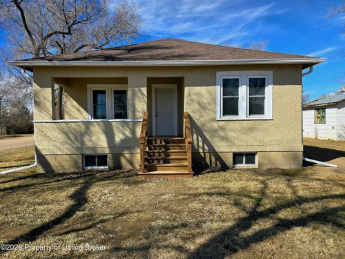 611 1st Ave W, Lemmon, SD, 57638-1801 | Card Image