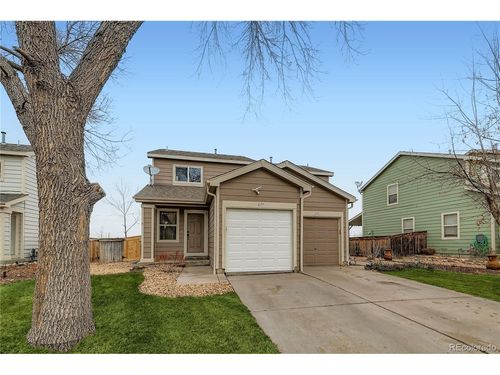 677 Mockingbird St, Brighton, CO, 80601-7452 | Card Image