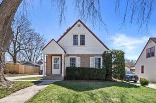 113 Coolidge Ave, Waukesha, WI, 53186-6602 | Card Image