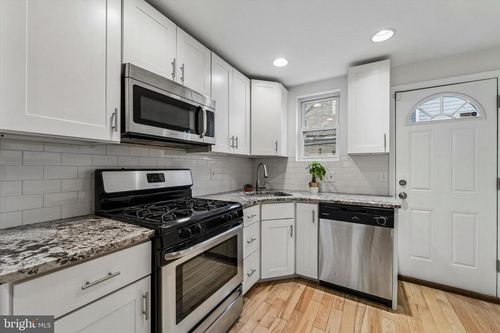 2117 Titan St, PHILADELPHIA, PA, 19146-4318 | Card Image